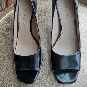 *EUC* TAHARI PEEP TOE HEELS SIZE  7 1/2
